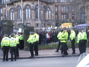 Police and SWP "stewards" stop march from leaving Glasgow university campus